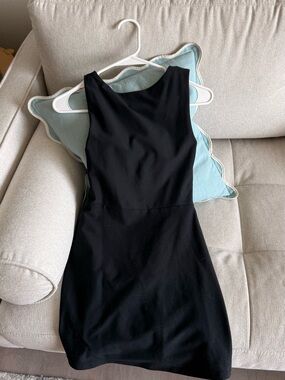 Classic Black Sleeveless Sheath Dress